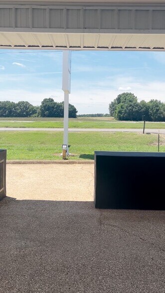 5939 US-72 Hwy, Killen, AL à louer - Vidéo sur l’annonce professionnelle – Image 2 sur 11
