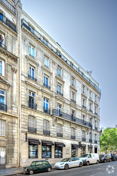 32 Avenue Marceau, Paris à louer - Photo de l’immeuble – Image 2 sur 4