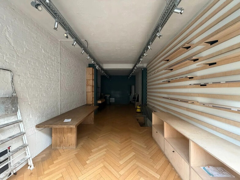 Rue De Rennes, Paris à louer - Photo intérieure – Image 3 sur 3