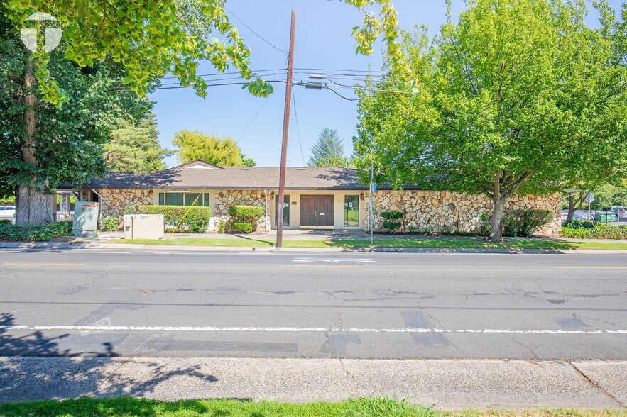 2685 Riverside Blvd, Sacramento, CA à vendre - Photo principale – Image 3 sur 32