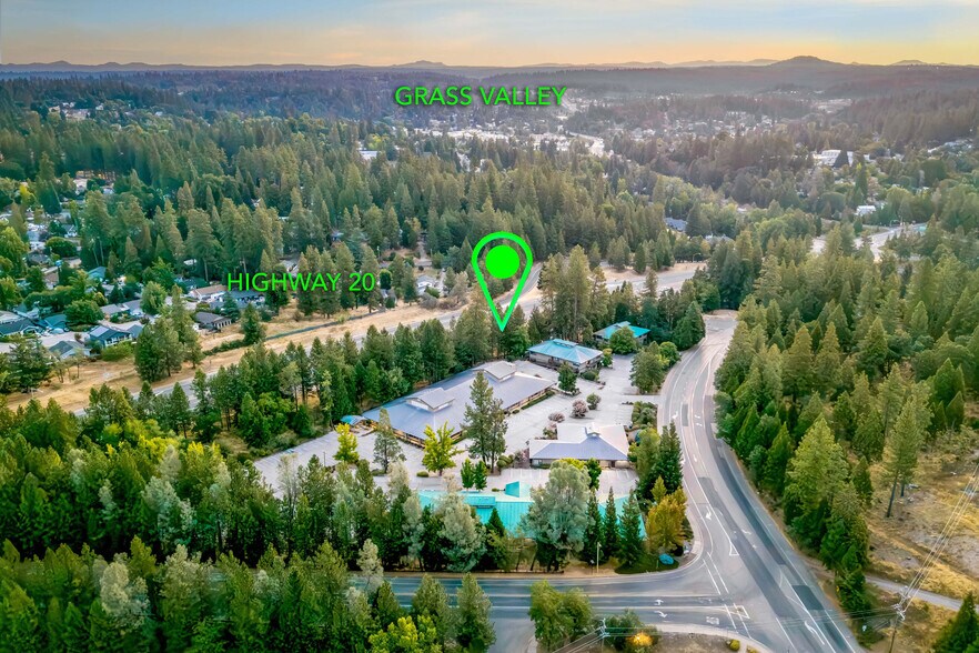 944 McCourtney Rd, Grass Valley, CA à louer - Photo de l’immeuble – Image 2 sur 42