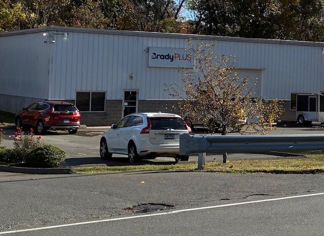 160 S Turnpike Rd, Wallingford, CT à louer Photo de l’immeuble– Image 1 sur 16