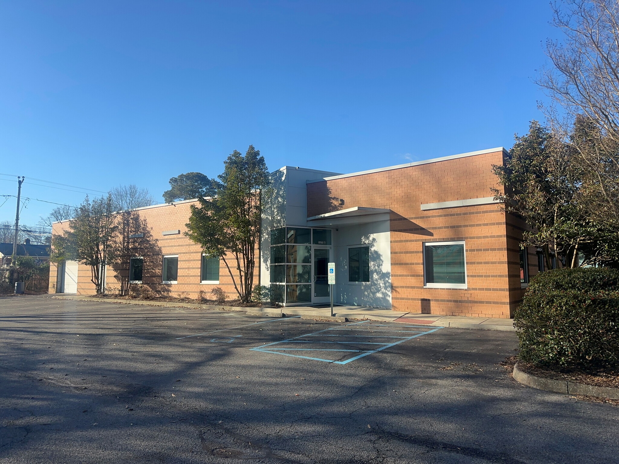 5375 Henneman Dr, Norfolk, VA à louer Photo principale– Image 1 sur 16