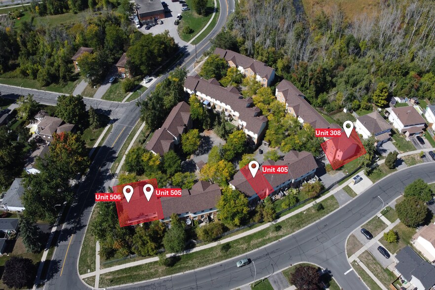 Four Fully Leased Condo Townhomes portefeuille de 4 biens à vendre sur LoopNet.fr - Photo de l’immeuble – Image 2 sur 5