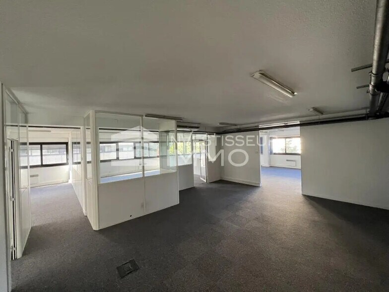 Bureau dans Rungis à louer - Photo de l’immeuble – Image 1 sur 4