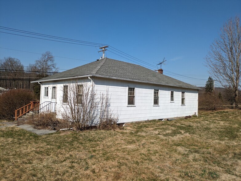 3667 Danbury Rd, Brewster Village, NY à vendre - Photo de l’immeuble – Image 2 sur 3