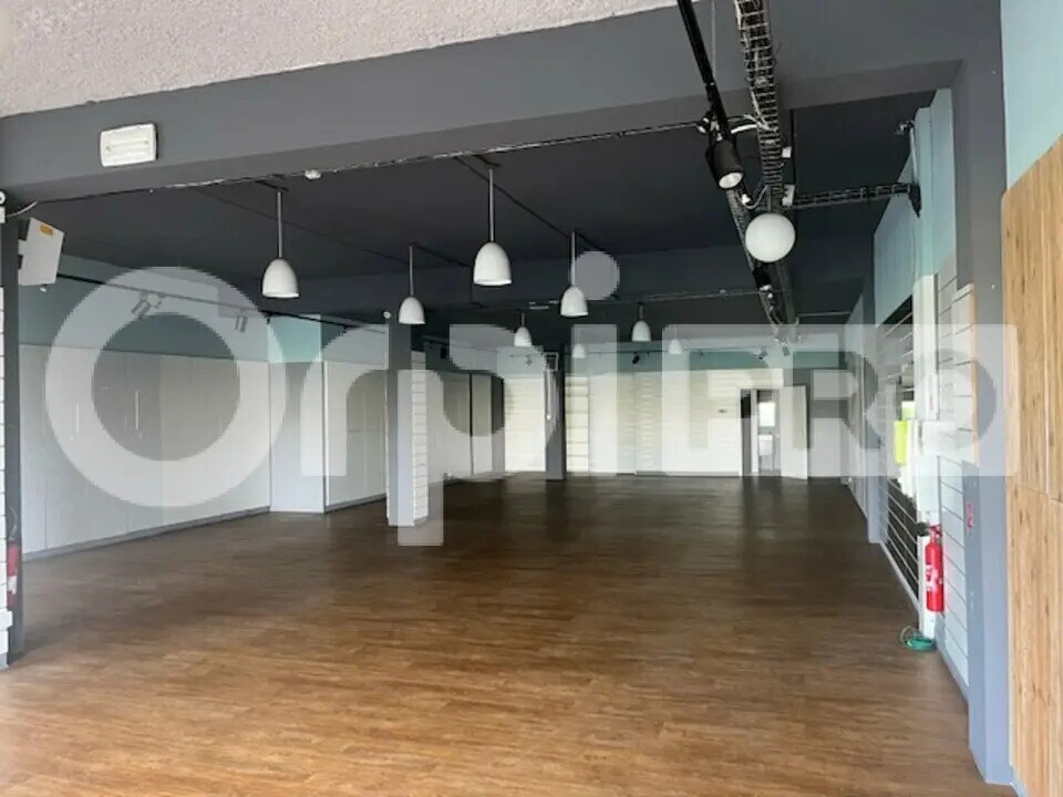 Local commercial dans Puilboreau à louer Photo intérieure– Image 1 sur 2