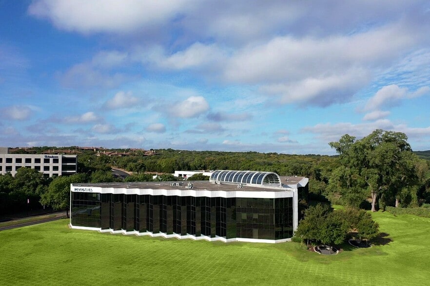 5000 Plaza On The Lake Dr, Austin, TX à louer - Photo de l’immeuble – Image 3 sur 14