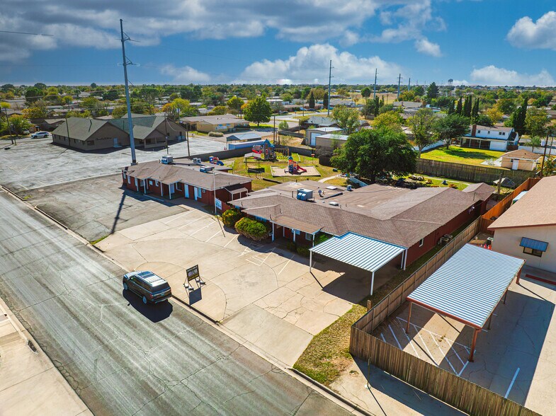 1005 Austin St, Midland, TX à vendre - Photo de l’immeuble – Image 2 sur 64