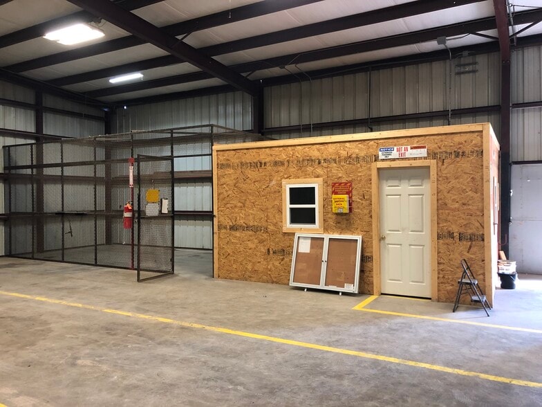 11585-2 Hwy 181, San Antonio, TX à louer - Photo de l’immeuble – Image 3 sur 18