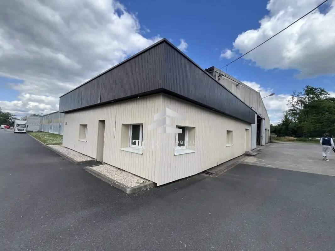 Local d'activités dans Treillières à vendre Photo de l’immeuble– Image 1 sur 12