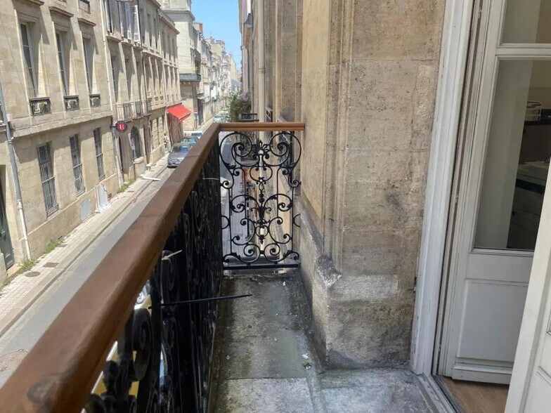 Bureau dans Bordeaux à louer - Photo de l’immeuble – Image 2 sur 11