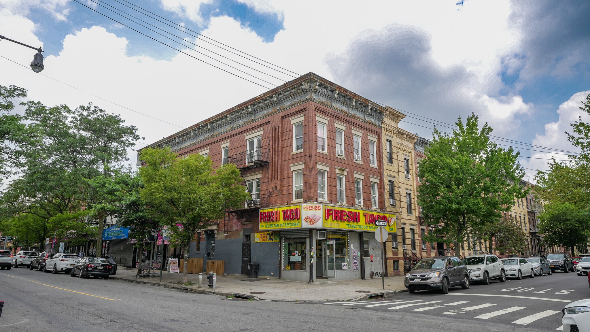 17-01 Putnam Ave, Ridgewood, NY à vendre Photo de l’immeuble– Image 1 sur 8
