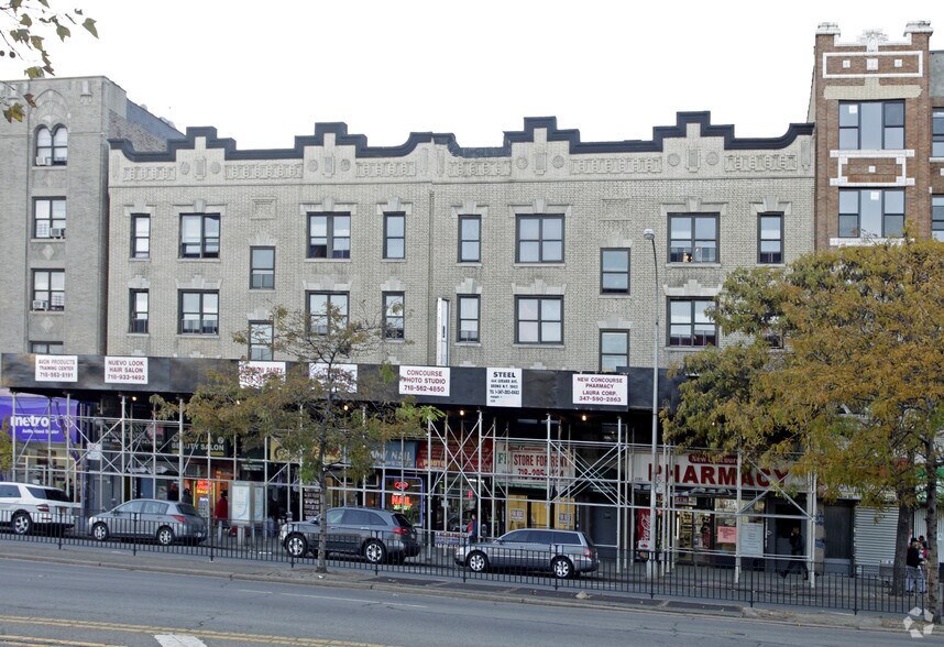 2391-2395 Grand Concourse, Bronx, NY à louer - Photo de l’immeuble – Image 2 sur 2