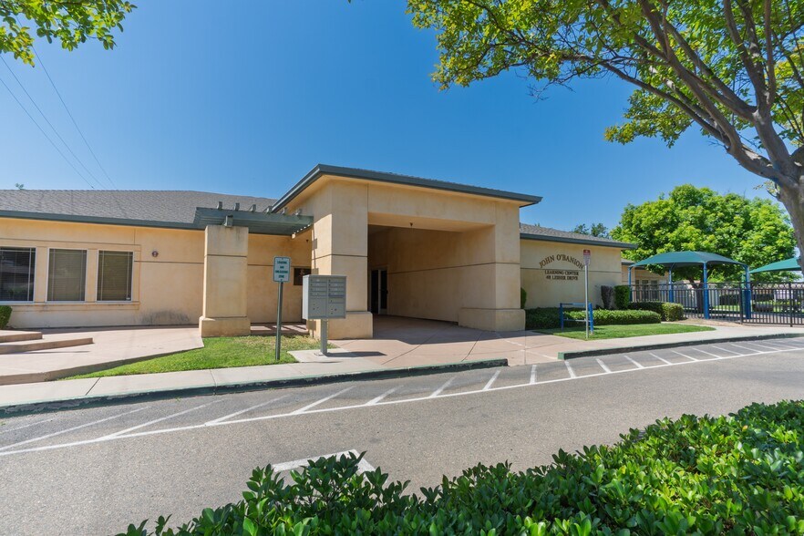 401 Lesher Dr, Merced, CA à louer - Photo de l’immeuble – Image 2 sur 21
