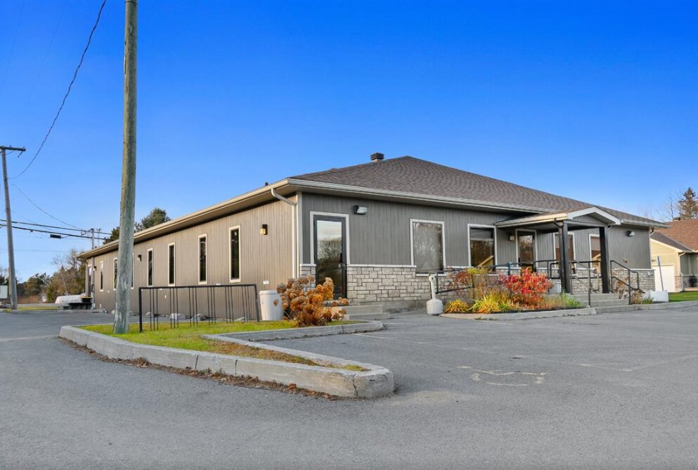 394 Rue Centre, Shawville, QC à vendre Photo principale– Image 1 sur 2