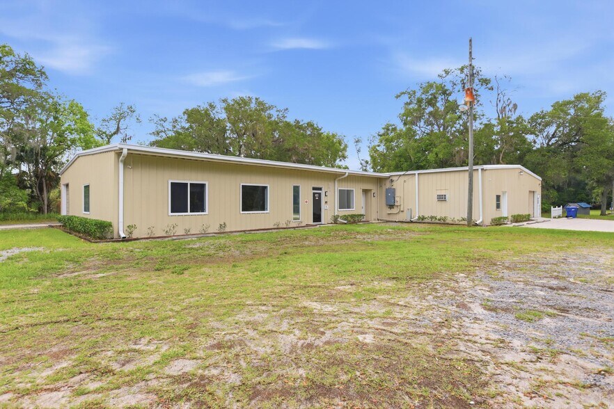 623 Pleasant St, Lake Helen, FL à louer - Photo de l’immeuble – Image 3 sur 64