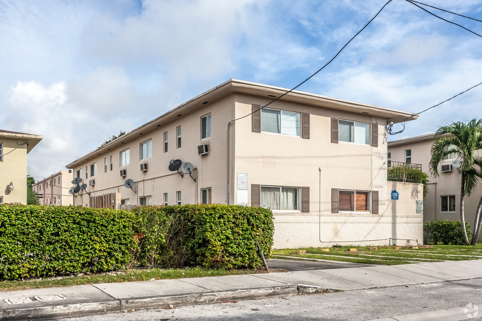 731 SW 5th St, Miami, FL à vendre Photo principale– Image 1 sur 3
