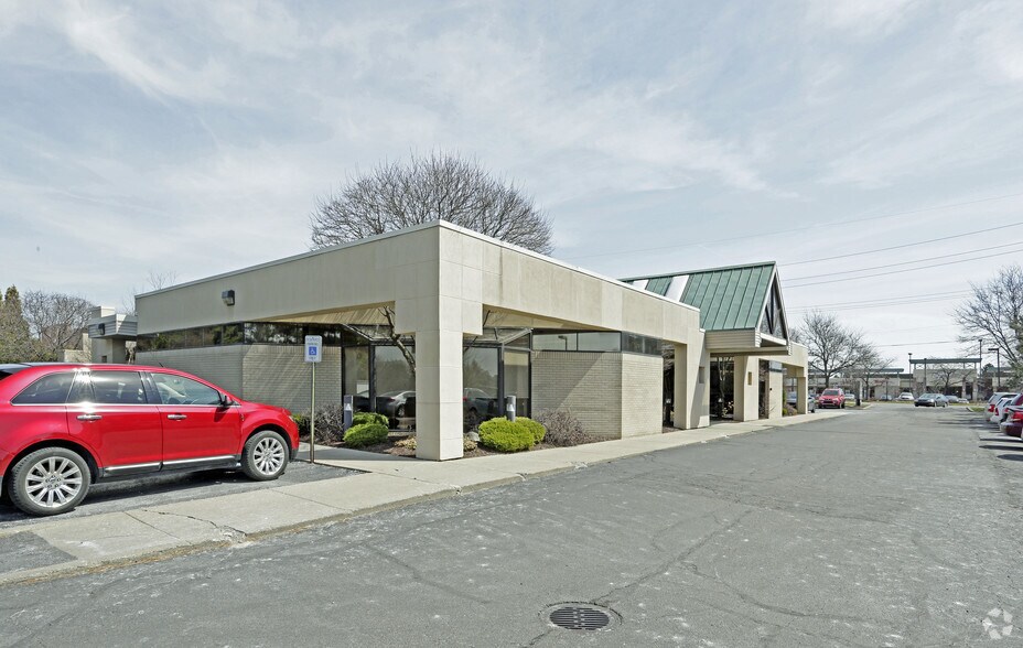 6330 Orchard Lake Rd, West Bloomfield, MI à louer - Photo de l’immeuble – Image 2 sur 27
