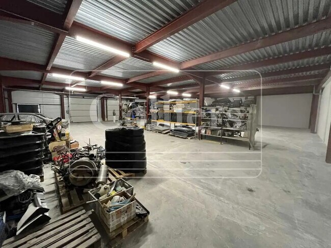 Plus de détails pour Bureau, Local d'activités à louer