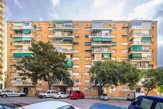 Plus de détails pour Passeig de Valldaura, 184, Barcelone - Local commercial à louer