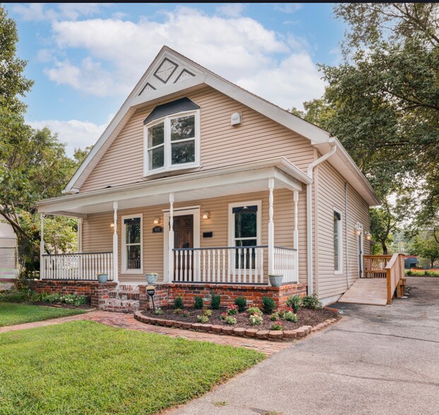 6543 Ferguson St, Indianapolis, IN à louer - Photo de l’immeuble – Image 1 sur 25