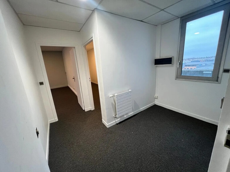 507 Place Des Champs Elysées, Évry-Courcouronnes à louer - Photo intérieure – Image 3 sur 4