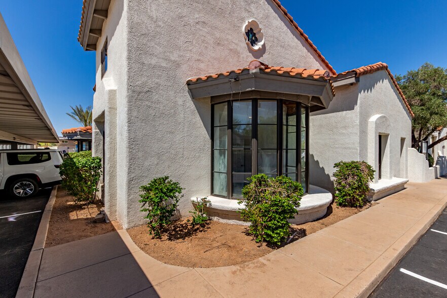 4202 N 32nd St, Phoenix, AZ à louer - Photo de l’immeuble – Image 3 sur 29