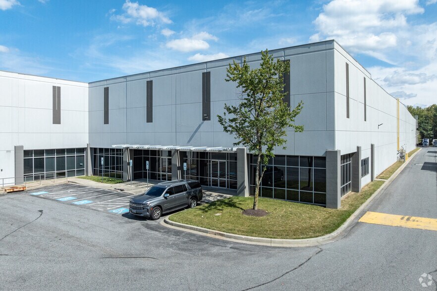 7605 Dorsey Run Rd, Jessup, MD à louer - Photo principale – Image 1 sur 4