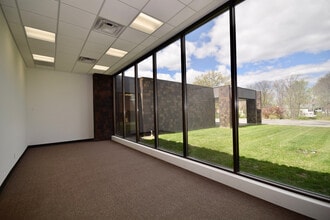 2710 College Ave, Alton, IL à louer Photo intérieure– Image 2 sur 11