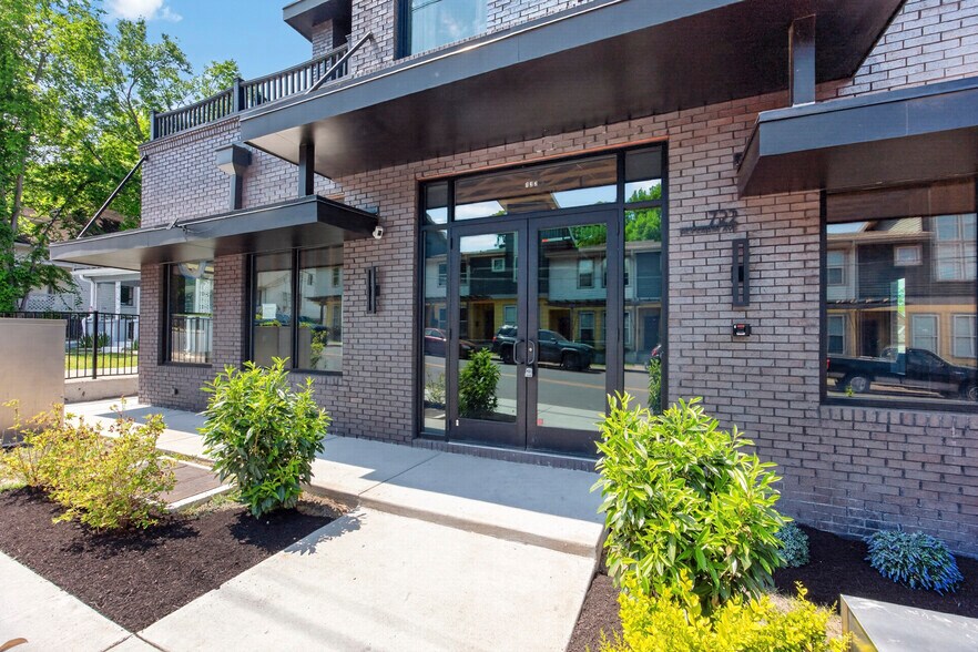 722 McFerrin Ave, Nashville, TN à louer - Photo de l’immeuble – Image 3 sur 11