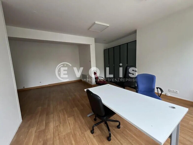 Bureau dans Saint-Maur-des-Fossés à louer - Photo de l’immeuble – Image 3 sur 11
