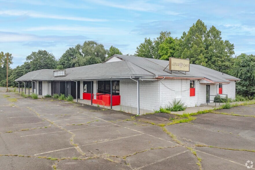 855 Boston Post Rd, West Haven, CT à louer - Photo de l’immeuble – Image 1 sur 3