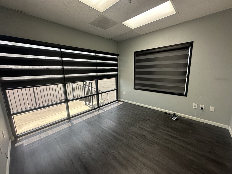 8177 Indiana Ave, Riverside, CA à louer - Photo de l’immeuble – Image 2 sur 4