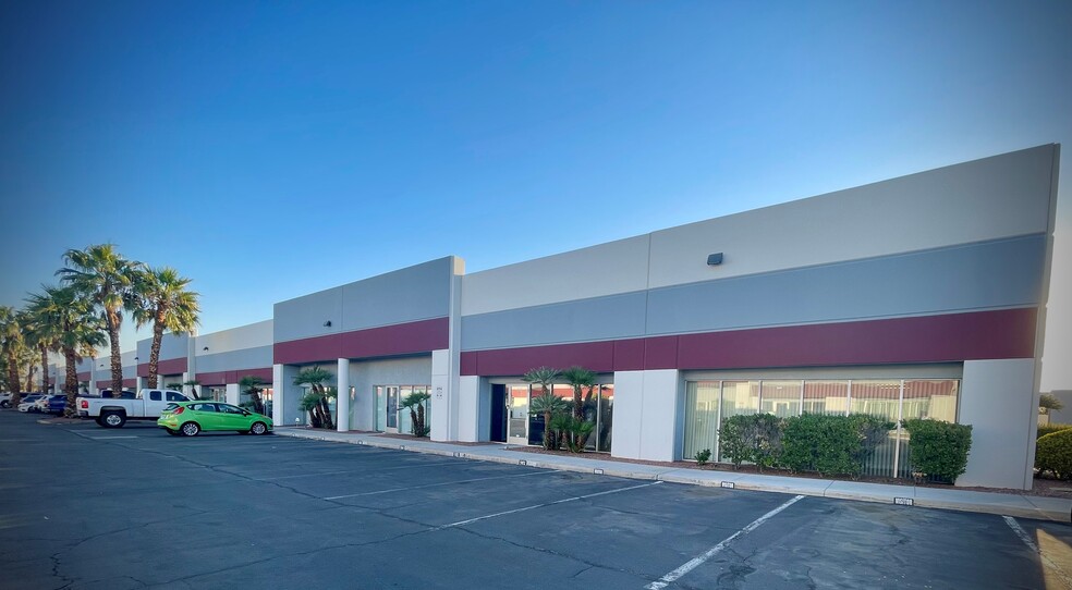 4710 W Dewey Dr, Las Vegas, NV à louer - Photo de l’immeuble – Image 3 sur 8