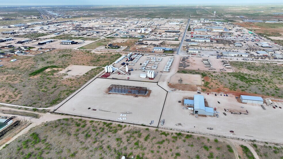 10009 W. County Road 72, Midland, TX à louer - Photo de l’immeuble – Image 3 sur 12