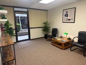 5100 California Ave, Bakersfield, CA à louer Photo intérieure– Image 1 sur 3