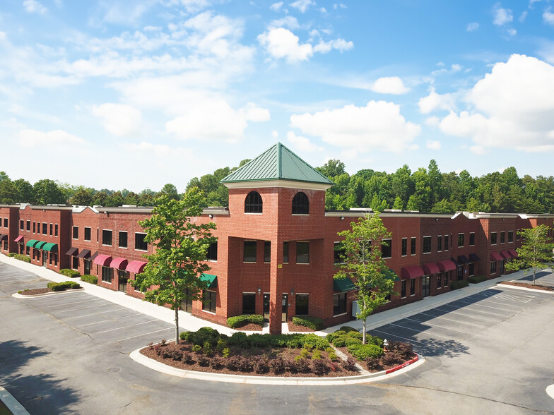 3975 Lakefield Ct, Suwanee, GA à louer - Photo de l’immeuble – Image 1 sur 13