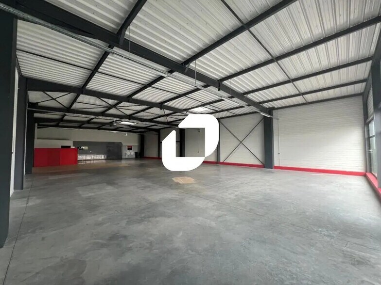 Local d’activités dans Beaurains à louer - Photo de l’immeuble – Image 1 sur 9
