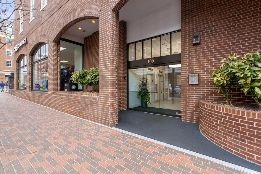 100 N Pitt St, Alexandria, VA à louer - Photo de l’immeuble – Image 2 sur 8