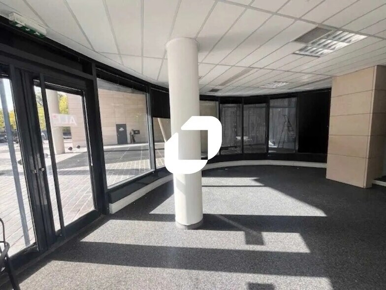 Bureau dans Paris à louer - Photo de l’immeuble – Image 1 sur 12