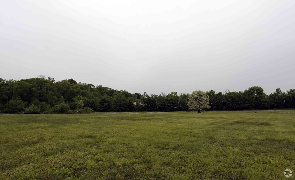 4351-4451 Pennell Rd, Aston Township, PA à vendre - Photo de l’immeuble – Image 1 sur 4