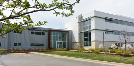 2500 Crosspark Rd, Coralville, IA à louer Photo de l’immeuble– Image 1 sur 2