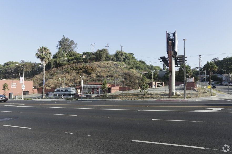 4601 W Slauson Ave, Los Angeles, CA à louer - Photo principale – Image 1 sur 7