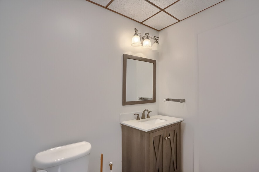 708-708 Ekastown Rd, Sarver, PA à vendre - Photo intérieure – Image 3 sur 32