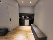 Espace moderne et fonctionnel, parfait pour vos moments de détente.