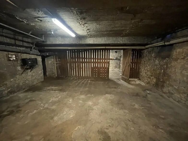 Local commercial dans Reims à louer - Photo de l’immeuble – Image 2 sur 5