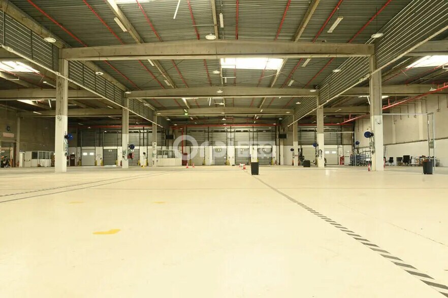 Bureau dans Vénissieux à louer - Photo intérieure – Image 1 sur 23