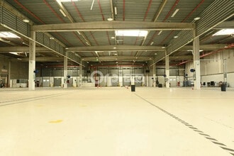 Local d’activités dans Vénissieux à louer Photo intérieure– Image 1 sur 5