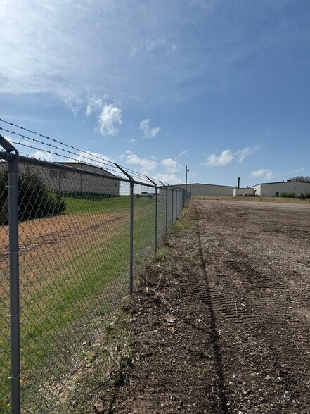 8000 S Spoede Ln, Warrenton, MO à louer - Photo de l’immeuble – Image 2 sur 10